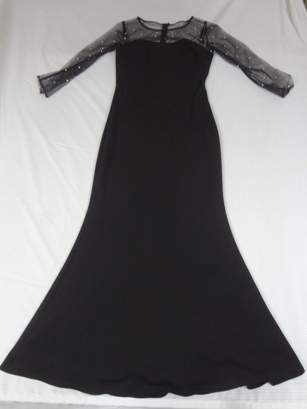 KARL LAGERFEILD SHEER SLEEVE BLACK FORMAL GOWN WOMENS 4 DRESS L824 (HOLE C PICS)
